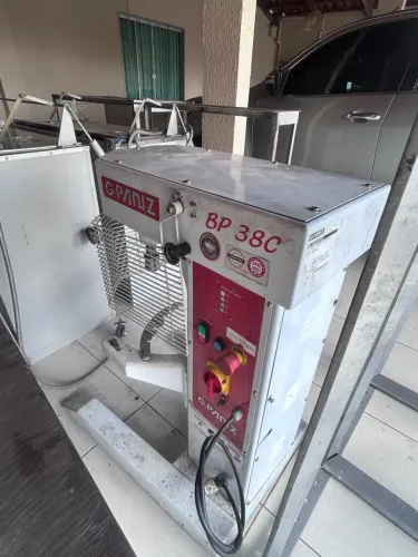 Batedeira Planetária G.Paniz BP-38C - 38 Litros - Cuba em Inox