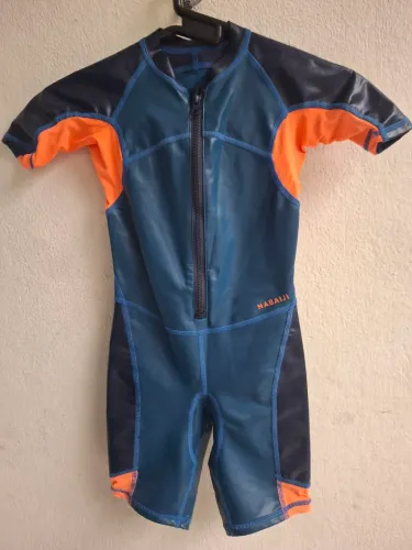 Roupa emborrachada infantil