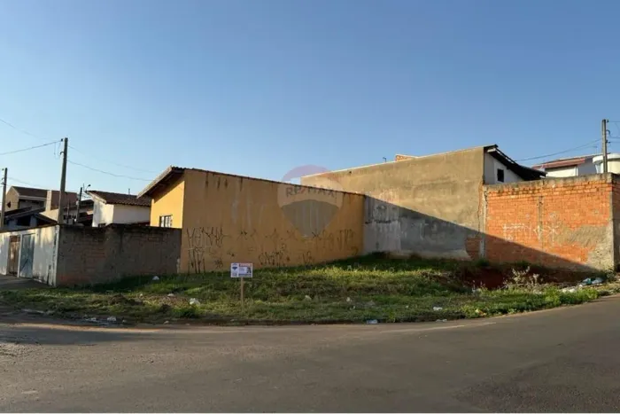 EXCELENTE TERRENO A VENDA DE ESQUINA NO JD YPE 5 !!!