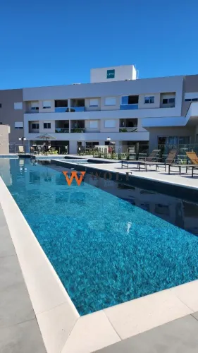 Apartamento 3 quartos, em condomínio Clube na praia dos Ingleses Norte, próximo ao mar.