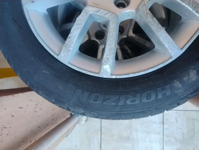 Rodas aro 15 com pneus furação 4x100