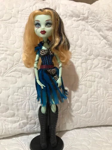 Boneca Monster High Frankie Stein