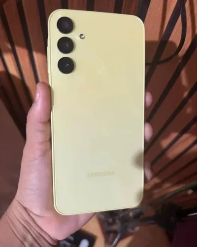 Vendo celular Samsung A15 em perfeito estado bem conservado sem nenhum defeito .