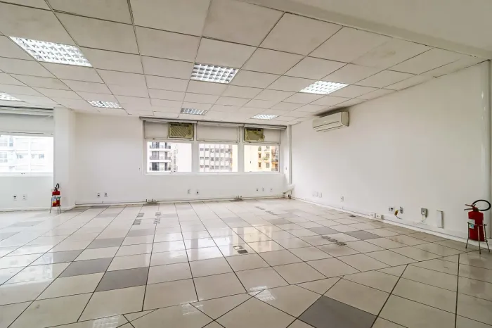 Sala comercial na Rua Conselheiro Brotero, 1505 - 81 120 m²
