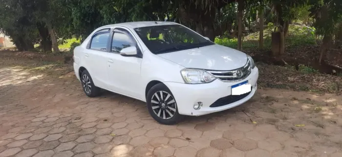 Toyota Etios Platinum Sed. 1.5 Flex 16V 4P Mec. 2016