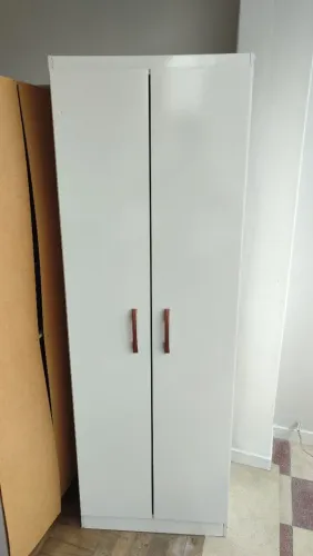 Armário branco duas portas