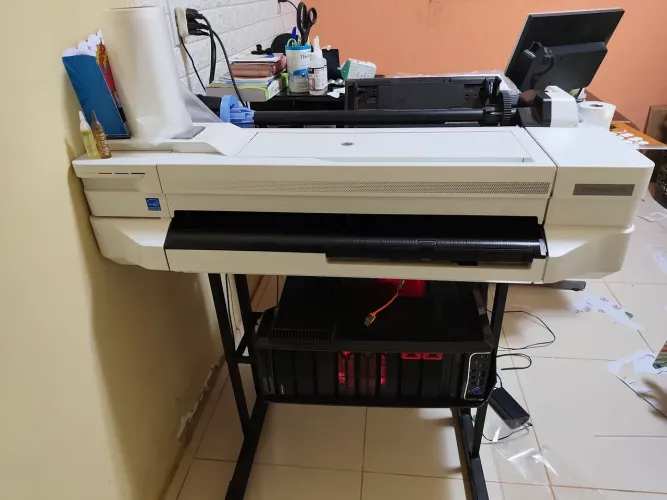 Vendo  impressora T 130, com kit de tanque para instalação 