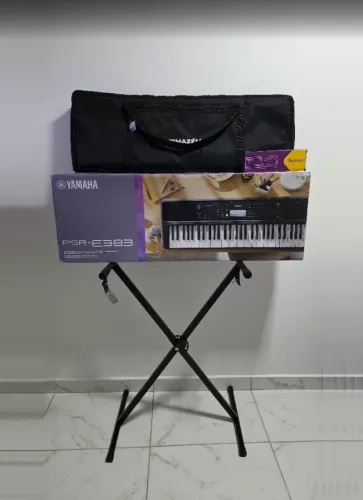 Teclado YAMAHA PSR-E383 - KIT COMPLETO C/ GARANTIA ESTENDIDA ATÉ 04.04.2028 E NF DE COMPRA
