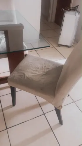 Mesa com 4 cadeiras