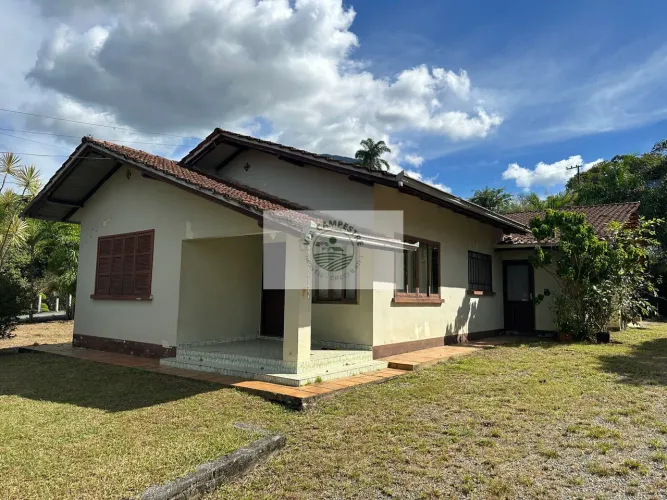 Terreno para sitio com 2.733 m2 escriturado, com residencia de 3 quartos, lago, toda cerca