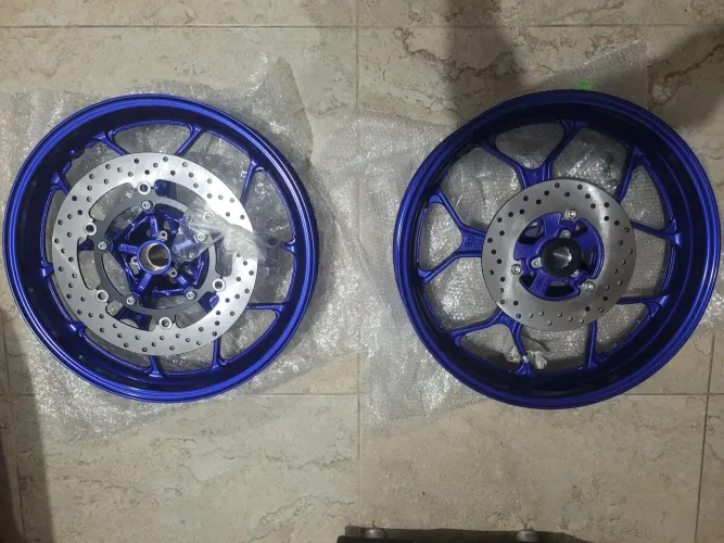 Par de rodas Yamaha MT-03 / R3 moto Yamaha 