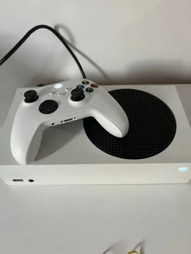 Xbox séries S + Monitor AOC