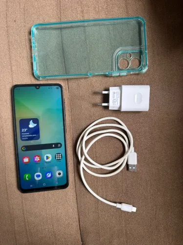 Samsung Galaxy A06 5G 128GB Preto com capa e carregador