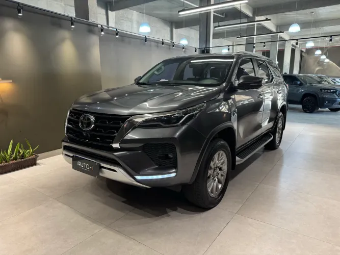 Toyota Hilux SW4 SRX 4X4 2.8 TDI 16V Dies. Aut. 2023