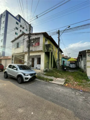 Prédio com 5 aptos a 30 m da Arterial 18