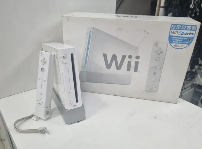 Nintendo Wii com caixa jogo não incluso
