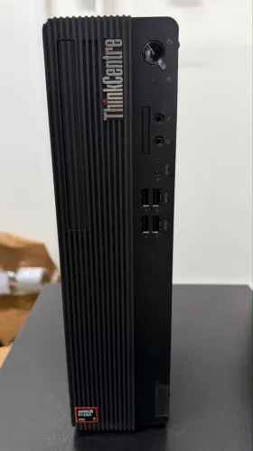 Desktop Lenovo Ryzen 7 8700G - 16 GB RAM - 256 NVME