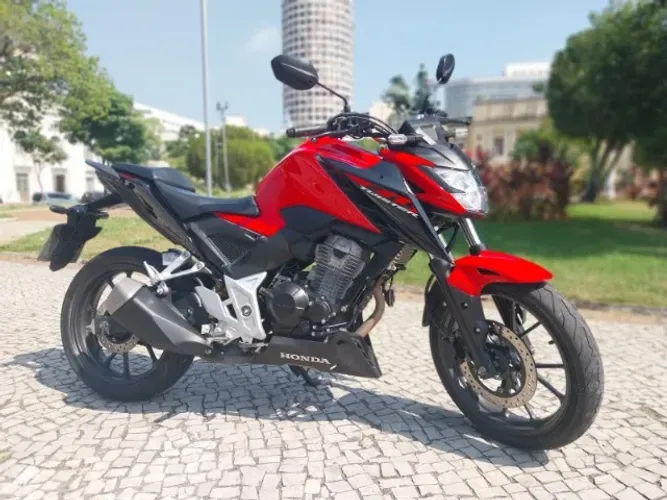 Honda CB Twister 300 ABS Só 19.600km (Muito Nova) Financio em até 48x