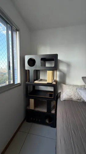 Torre Móvel de madeira para Gatos