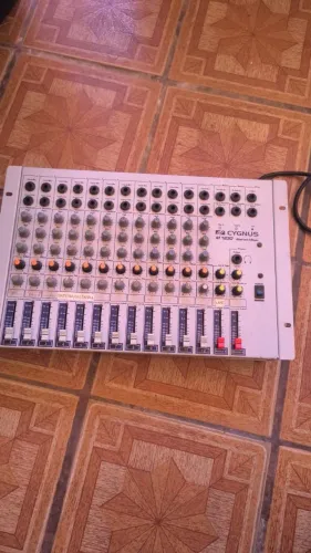 Mesa de som Cygnus