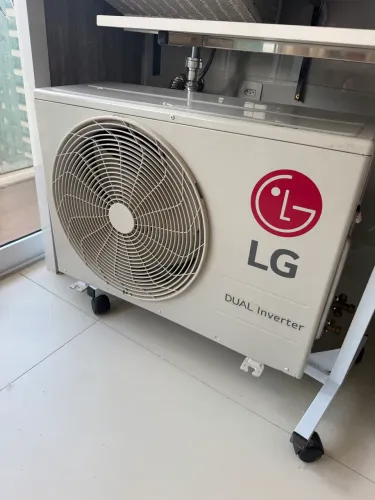 Ar Condicionado LG 18000 BTU Dual Inverter 220V Split