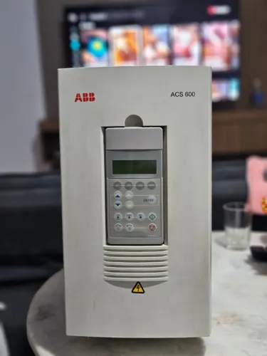 Inversor ABB Trifásico ACS 601