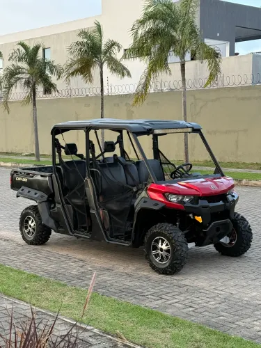 UTV CanAm defender Max 6 lugares