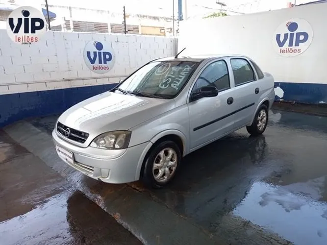 Sucata de GM Corsa Sedan 1.8 p/ Retirada de Peças