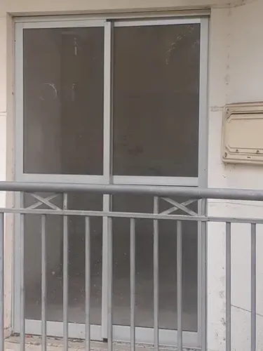 Porta(duas) Esquadria de Aluminio.