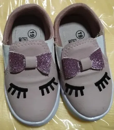 Sapatinho e tênis para bebê menina