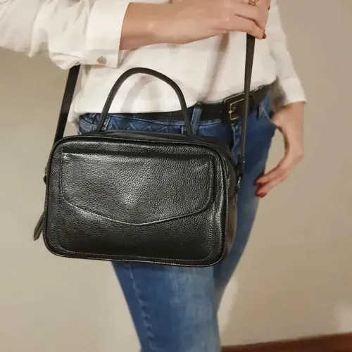 Bolsa de couro legitimo com alça Nova