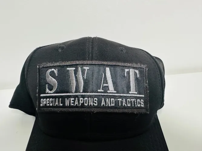 Boné Swat! Polícia tática americana.