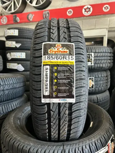 Pneu Crystone 185/60r15 remolde 