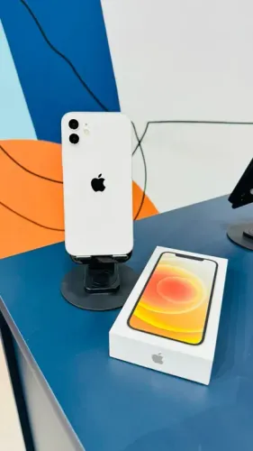 Vendo IPhone 12 128GB Branco Saúde de bateria 84% | Loja Fisica |