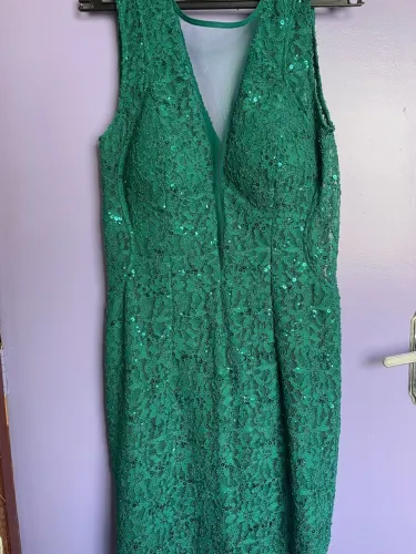 Vestido de festa verde com brilho