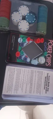 Kit de Poker Profissional 100 Fichas!