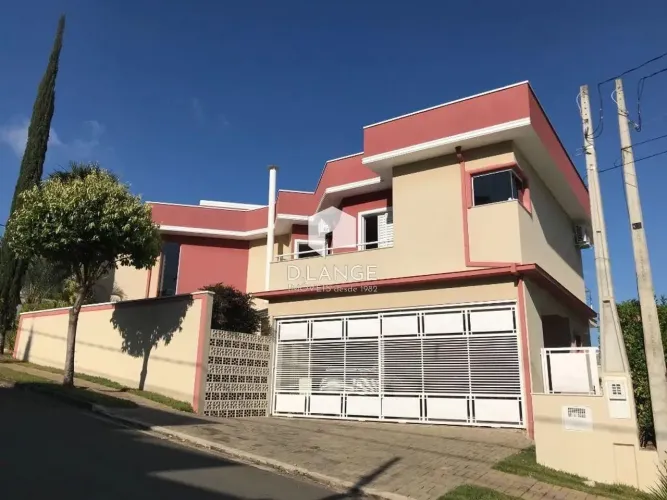 Casa à venda em Valinhos no Condomínio Portal do Jequitibá
