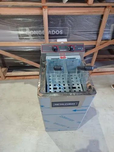Fritadeira 30L água e óleo Zona Fria Elétrica 8000W