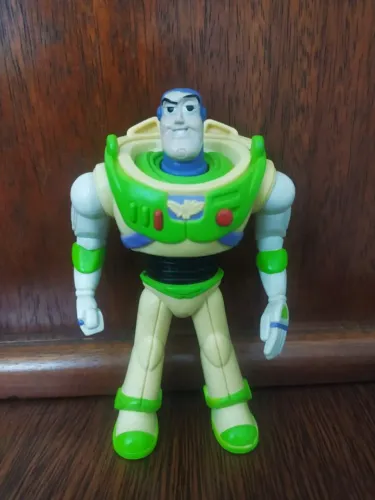 Boneco Buzz Lightyear