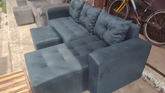 Sofá cinza aparti de 643disponível