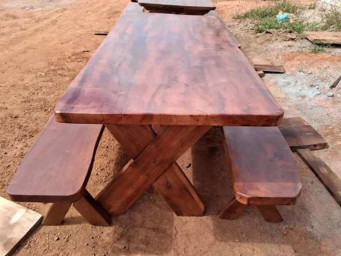Conjunto de Mesa de Jantar Rústica em Madeira Maciça