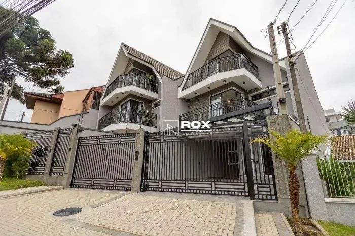 Sobrado Triplex com 3 quartos e ático amplo à venda, 228 m² por R$ 1.990.000 - Vista Alegr