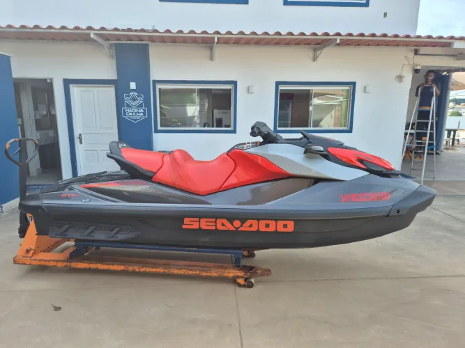 Jet ski Sea Doo GTI 130 SE 2023 + reboque (4 sócios)