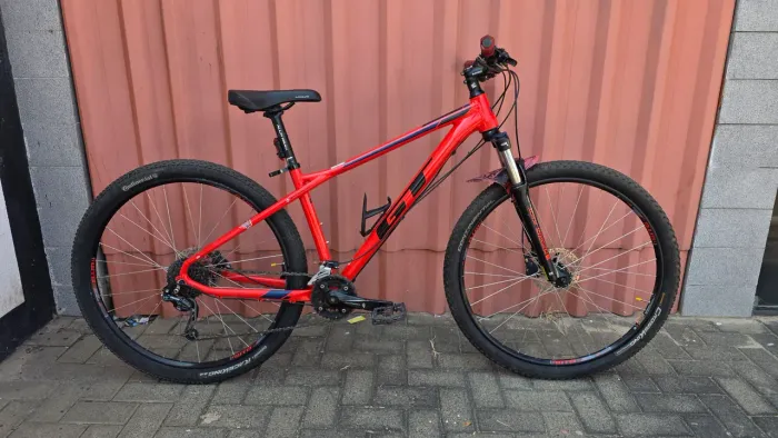 Bike GT Avalanche Comp