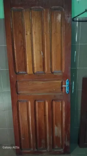 Porta e janela de cedro, fechadura nova