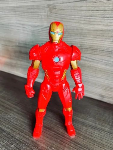 Boneco homem de ferro da Marvel