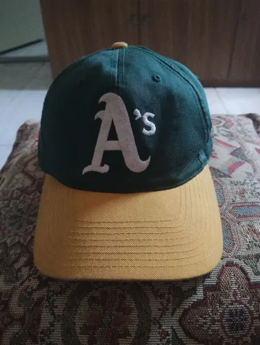 Boné anos 90 (logo 7) Oackland A's