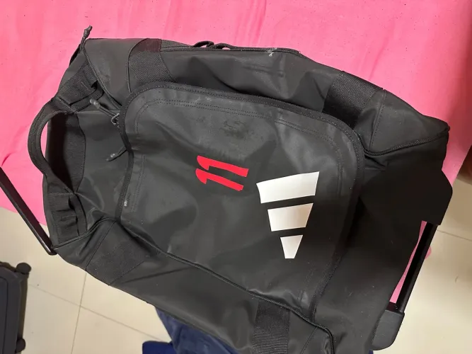 Mala Esportiva adidas com Rodinhas