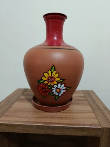 Moringa de barro água fresca e saborosa