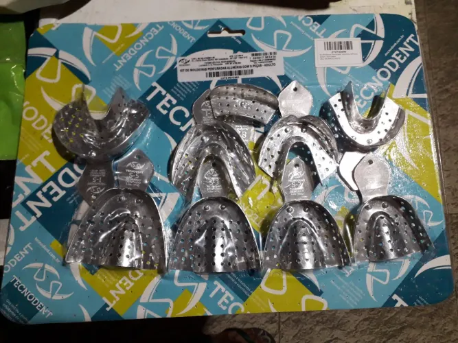 Kit moldeiras perfuradas de alumínio 9 pçs - adulto